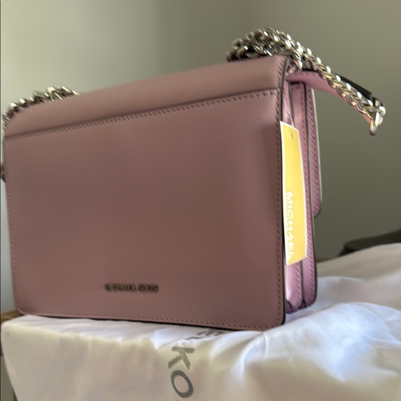 Michael Kors Pink Leather Shoulder Bag - Picture 4 of 14